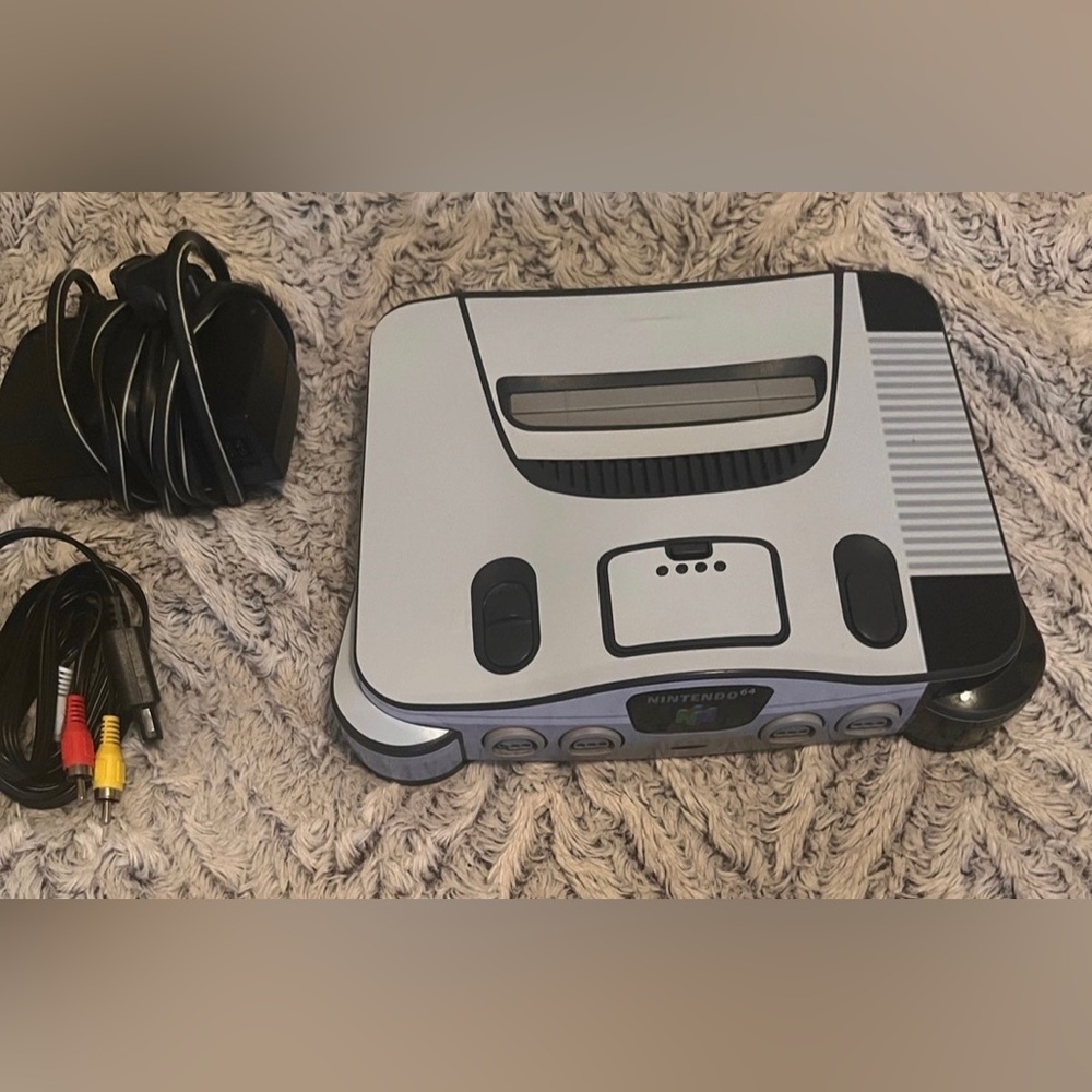 Nintendo 64 - Picture 2 of 4